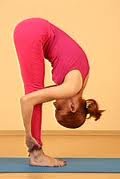 állásból előrehajlás - Pada Hasthasana.